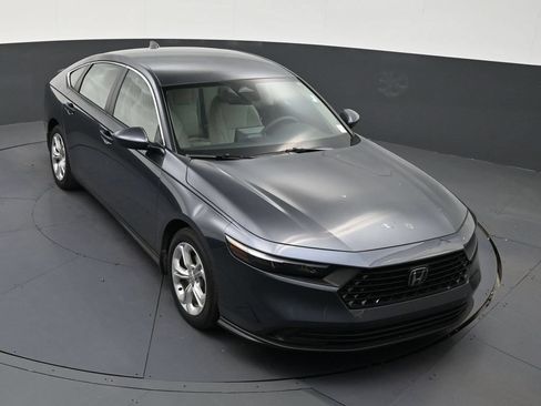 Used 2025 Honda Accord LX image 17
