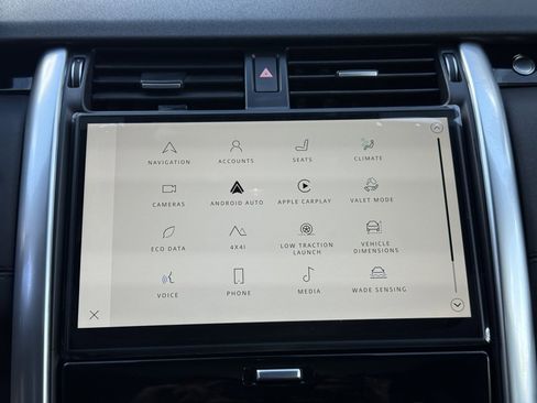 New 2025 Land Rover Discovery S image 22