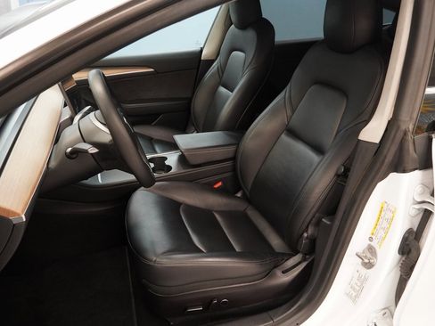 Used 2021 Tesla Model 3 Standard Range Plus image 3