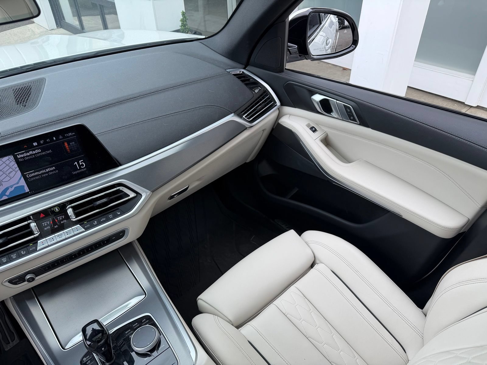 Used 2023 BMW X5 xDrive40i w/ M Sport Package AWD/4WD image 7