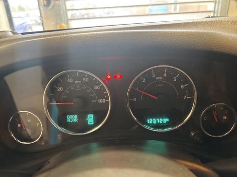 Used 2018 Jeep Wrangler Sport image 3