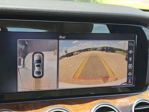 Used 2019 Mercedes-Benz E 300 4MATIC image 15
