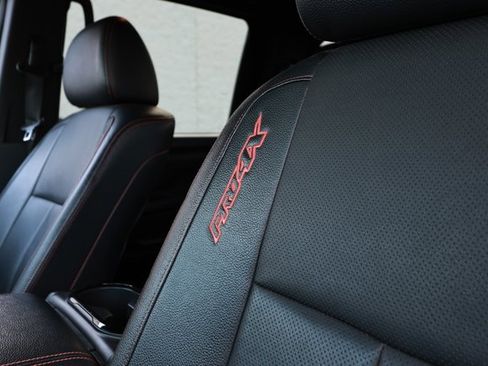 Used 2021 Nissan Titan PRO-4X w/ Pro-4x Convenience Package image 27