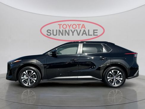 Used 2025 Toyota bZ4X FWD image 6