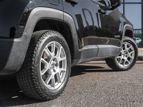 Used 2021 Jeep Renegade Latitude w/ Convenience Group image 11