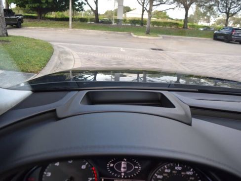 Used 2015 Audi S8 image 68