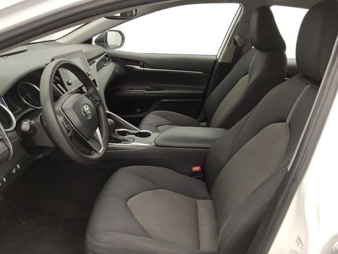 Used 2021 Toyota Camry LE w/ Convenience Package image 17