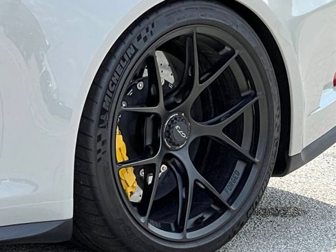 Used 2018 Porsche 911 GT3 w/ Sport Chrono Package RWD image 15