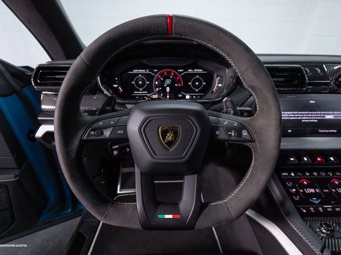 Used 2025 Lamborghini Urus SE image 29