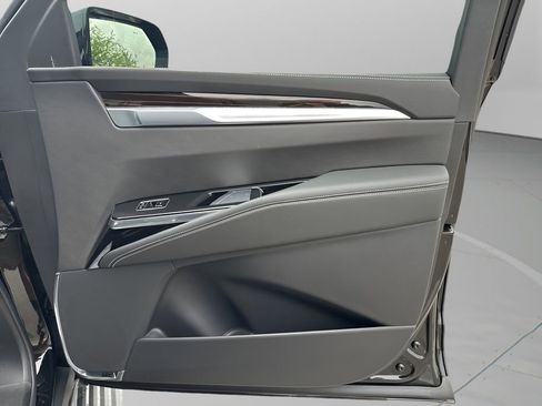 New 2026 Cadillac Escalade Luxury w/ LPO, Floor Liner Package AWD/4WD image 15