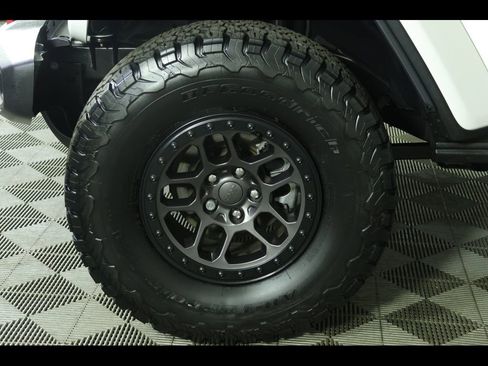 Used 2022 Jeep Wrangler Unlimited Rubicon w/ Xtreme Recon 35" Tire Package AWD/4WD image 19