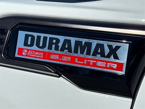 Used 2024 GMC Sierra 2500 AT4X image 6