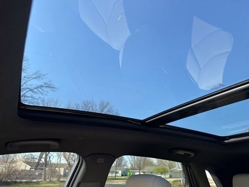 Used 2018 Cadillac XT5 Luxury w/ Driver Awareness Package FWD image 26