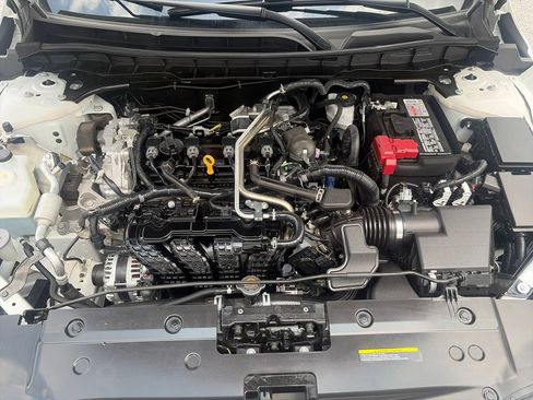 Used 2024 Nissan Altima 2.5 SV AWD/4WD image 21