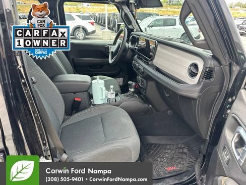 Used 2024 Jeep Wrangler Unlimited Sahara w/ Technology Group AWD/4WD image 8