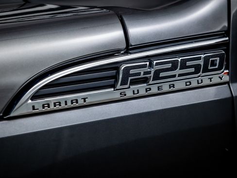 Used 2015 Ford F250 Lariat w/ Lariat Interior Package image 20