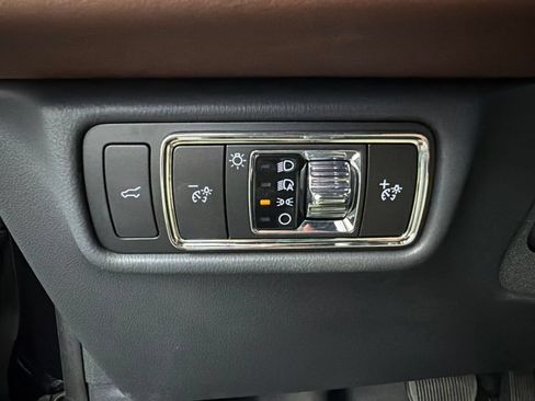 Certified 2025 Lincoln Aviator Reserve w/ Jet Appearance Package AWD/4WD image 23