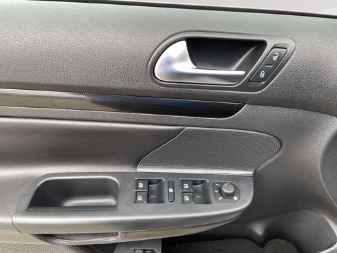Used 2011 Volkswagen Jetta SE FWD image 11