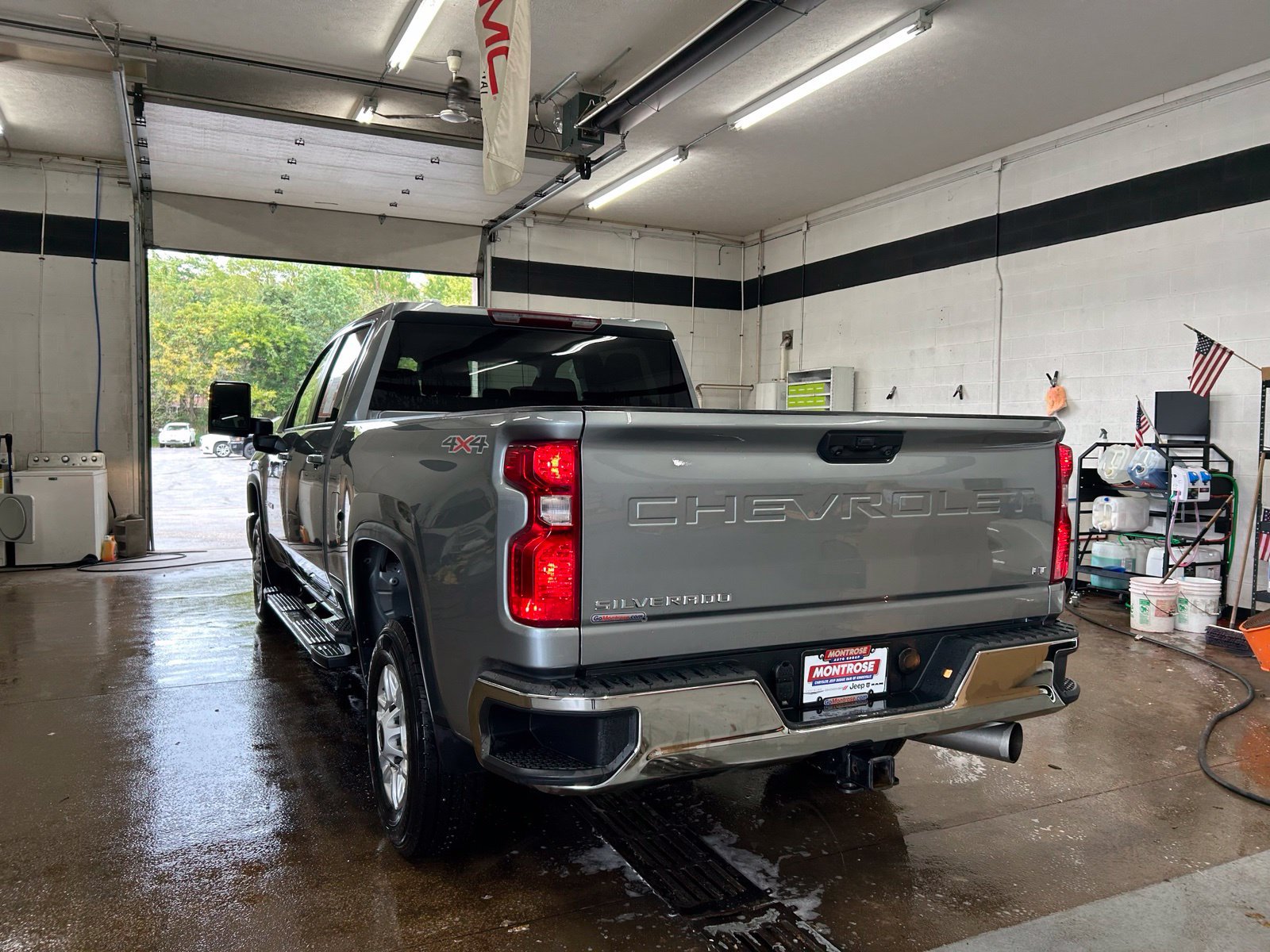Used 2025 Chevrolet Silverado 2500 LT w/ Convenience Package AWD/4WD image 4