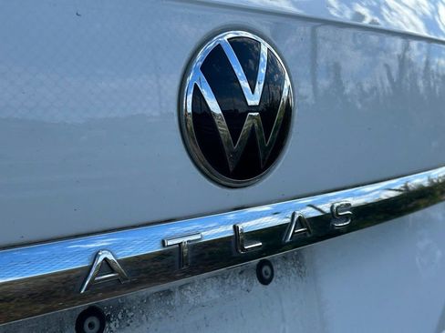 Used 2022 Volkswagen Atlas SEL Premium image 11