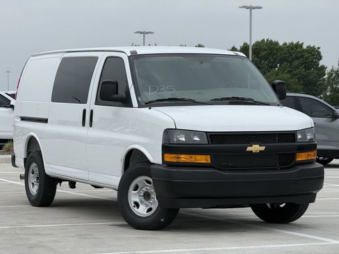 New 2026 Chevrolet Express 2500 RWD image 2