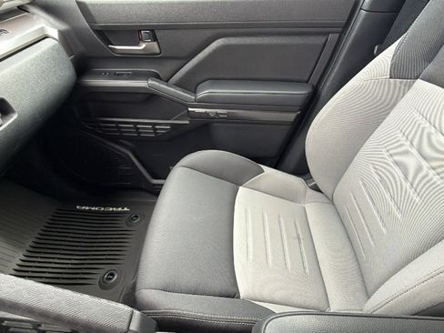 Used 2024 Toyota Tacoma TRD Sport w/ TRD Sport Upgrade Package RWD image 12