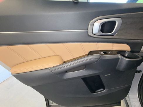 Used 2026 Kia Sorento SX Prestige w/ Olive Brown Leather Package AWD/4WD image 28