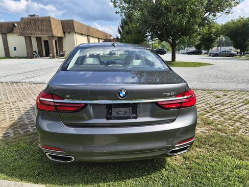 Used 2016 BMW 750i xDrive AWD/4WD image 7