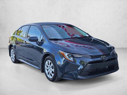 Used 2025 Toyota Corolla LE FWD image 3