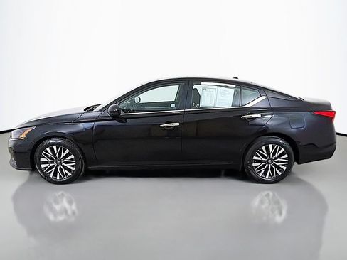 Used 2023 Nissan Altima 2.5 SV w/ SV Premium Package FWD image 16