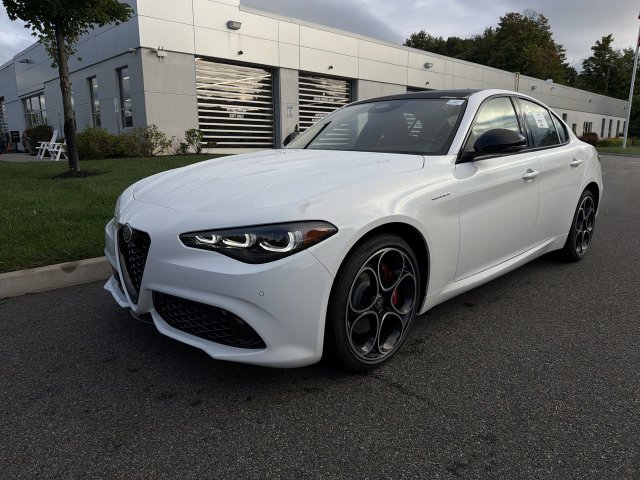 New 2026 Alfa Romeo Giulia AWD w/ Driving Assist Package image 4