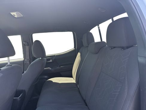 Used 2018 Toyota Tacoma TRD Sport w/ Technology Package RWD image 11