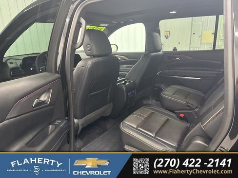 Used 2025 Chevrolet Traverse High Country image 11