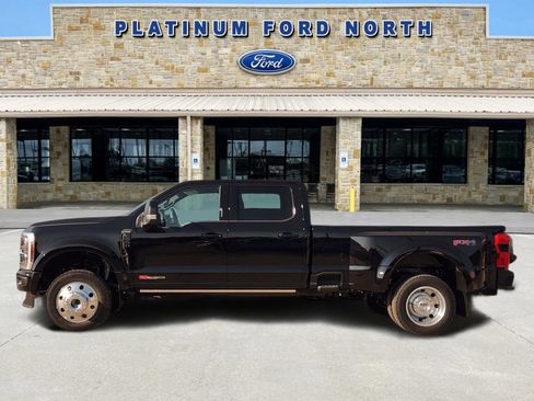 New 2026 Ford F450 Platinum w/ FX4 Off-Road Package image 3