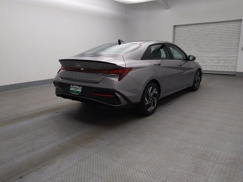 Used 2025 Hyundai Elantra Sport image 9