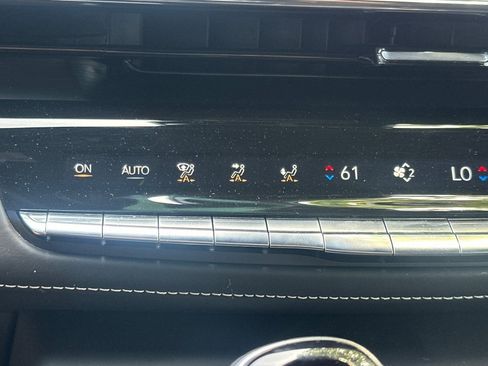 Used 2022 Cadillac Escalade ESV Sport Platinum w/ LPO, ONYX Package AWD/4WD image 28