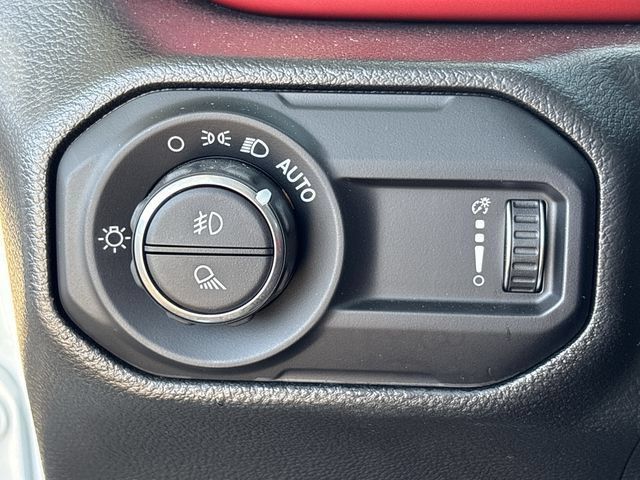 Used 2023 Jeep Gladiator Rubicon w/ Cold Weather Group AWD/4WD image 22