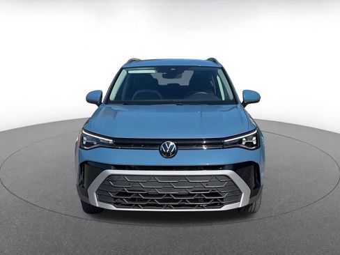 Used 2025 Volkswagen Taos SE image 3