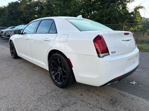 Used 2019 Chrysler 300 S RWD image 4