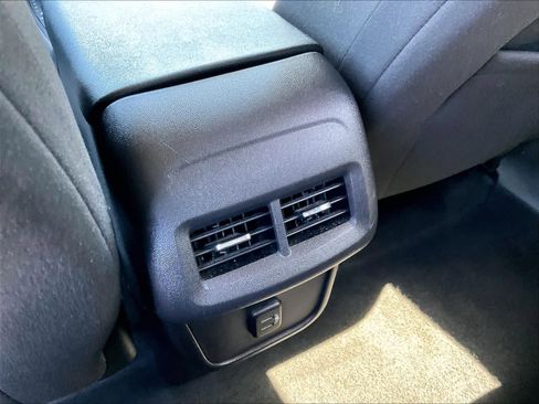Used 2024 Chevrolet Equinox LT AWD/4WD image 24