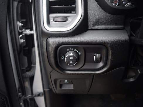 Used 2023 RAM 1500 Big Horn image 8