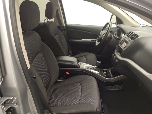 Used 2020 Dodge Journey SE w/ SE Popular Equipment Group image 21