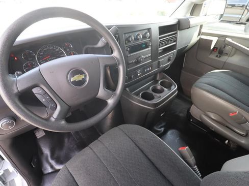Used 2025 Chevrolet Express 2500 w/ Driver Convenience Package RWD image 6