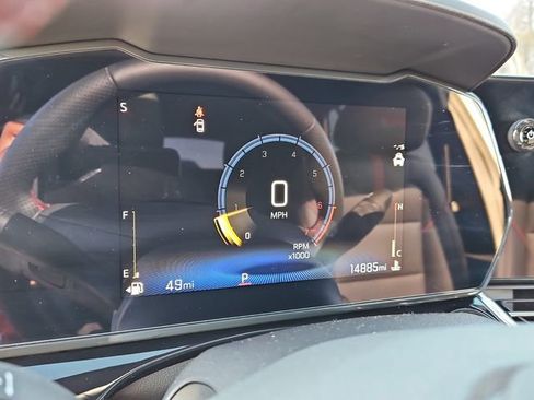 Used 2025 Chevrolet Trax RS w/ Sunroof Package image 11