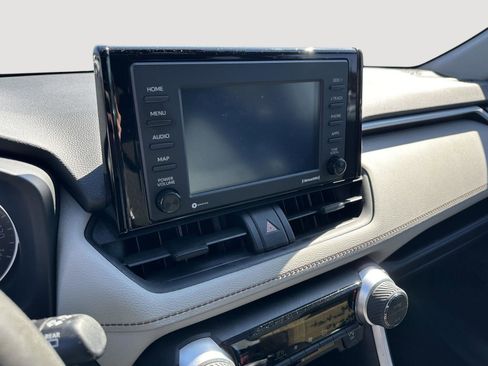 Used 2021 Toyota RAV4 XLE w/ Convenience Package image 12