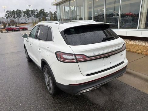 Used 2022 Lincoln Nautilus Reserve w/ Equipment Group 202A image 10