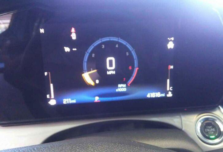 Used 2025 Chevrolet Trax LT FWD image 5