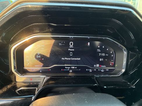 Used 2025 GMC Sierra 1500 SLT AWD/4WD image 15