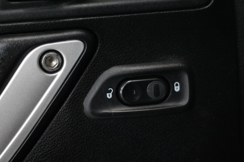 Used 2018 Jeep Wrangler Unlimited Sahara AWD/4WD image 47