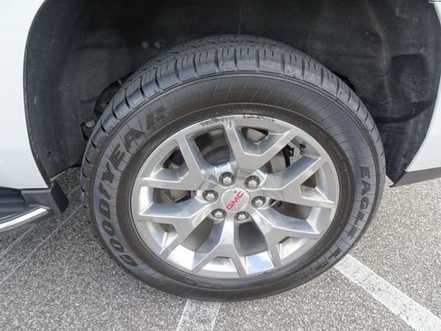 Used 2018 GMC Yukon SLT w/ HD Trailering Package AWD/4WD image 43